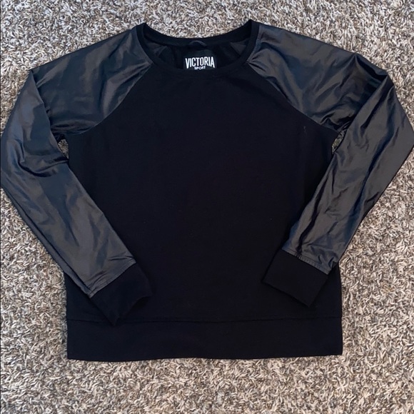 Victoria’s Secret SPORT crewneck! - Picture 1 of 2